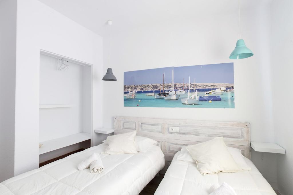 Twin Room with Shared Bathroom