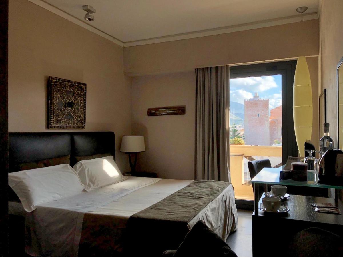 Large Deluxe Triple Room