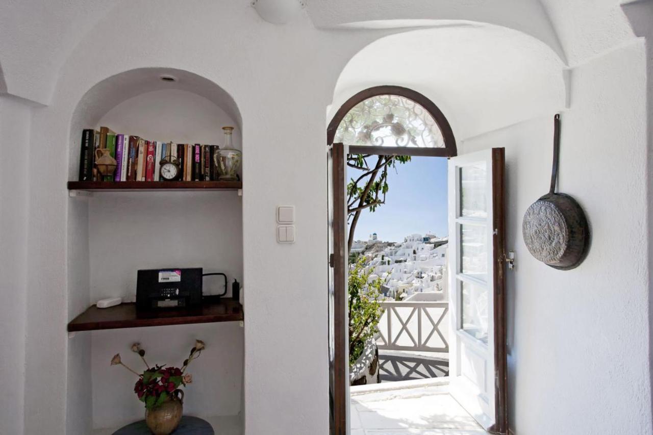 Family Cave Suite Caldera View