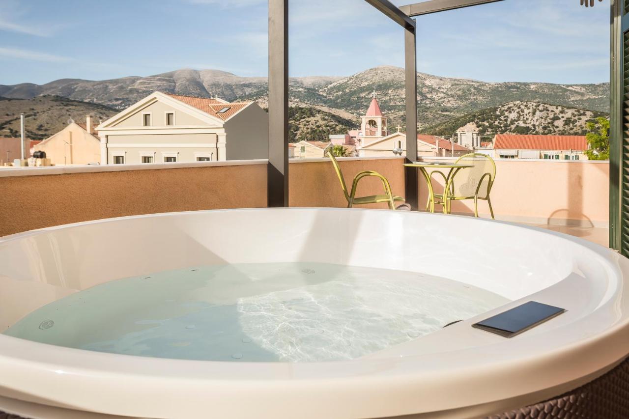 Junior Suite Outdoor Hot Tub