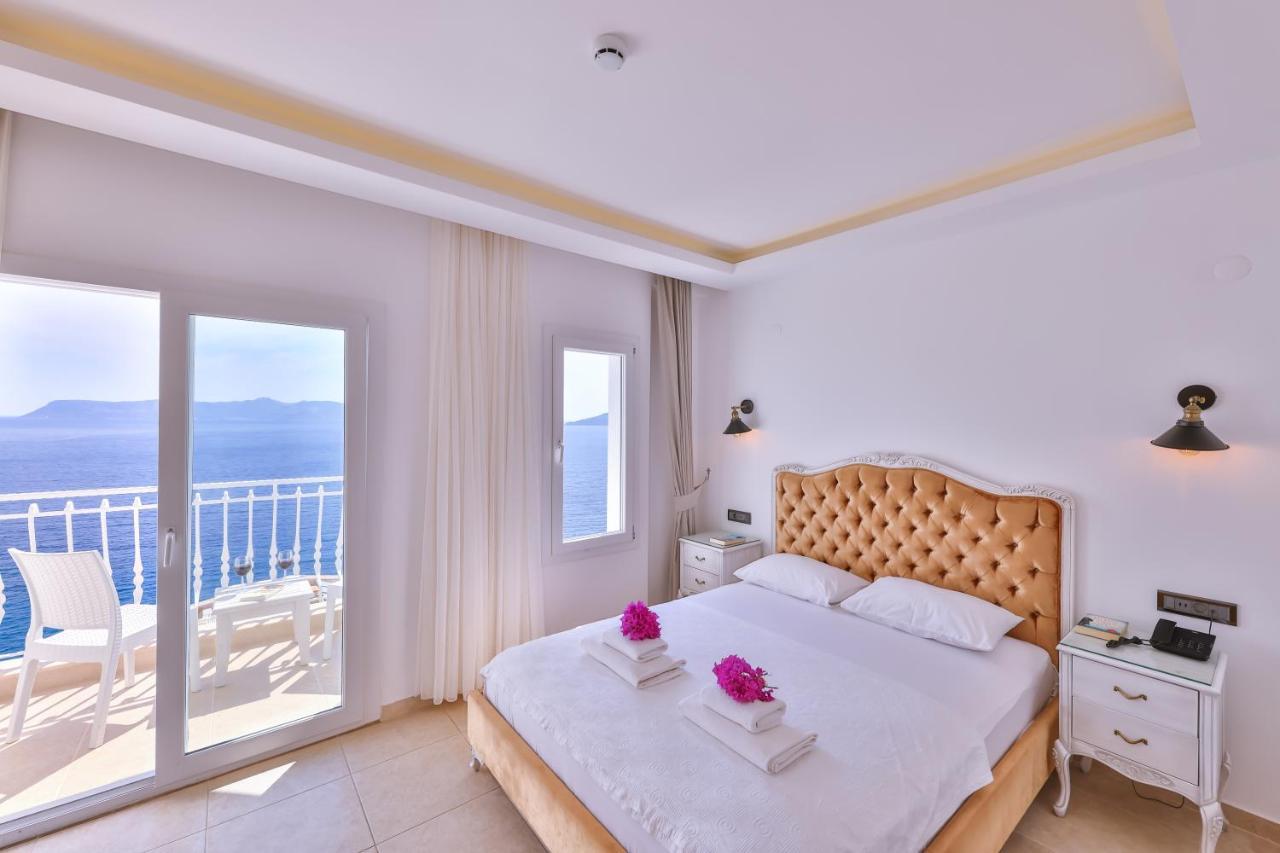 Double or Twin Room Sea View