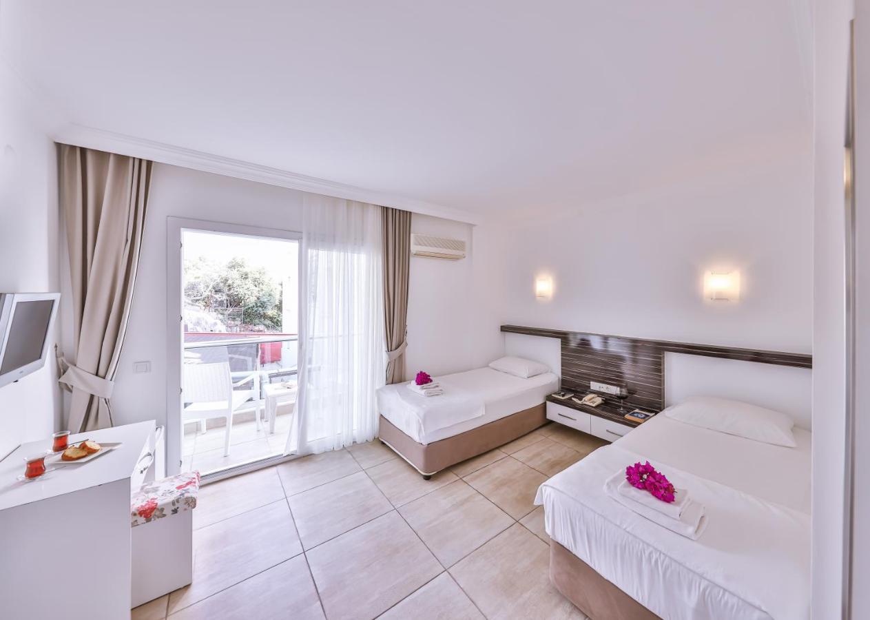 Twin Room Side Sea View