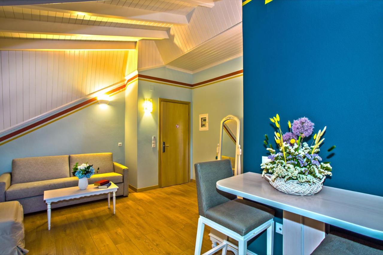 Attic One Bedroom Apartment Sea View &
