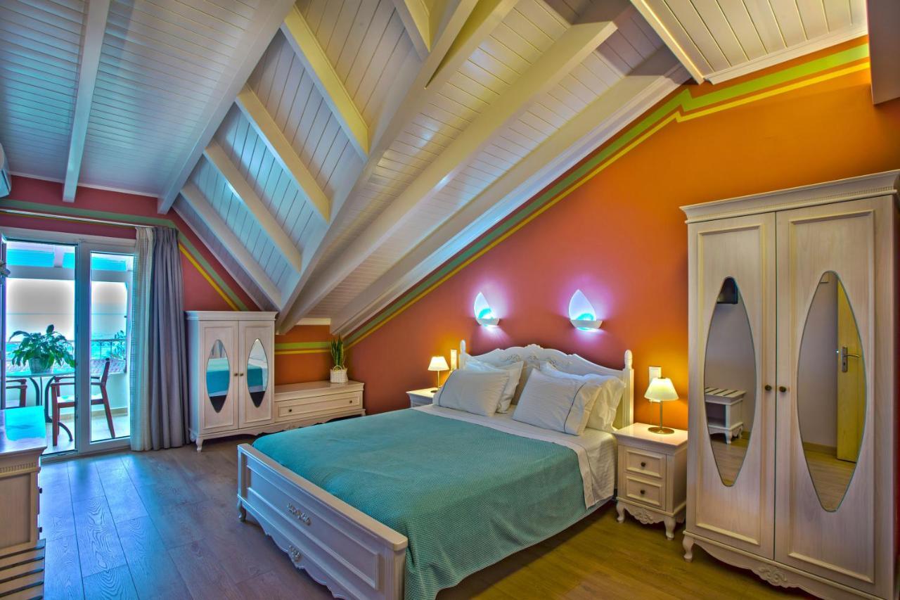 Attic One Bedroom Apartment Sea View &
