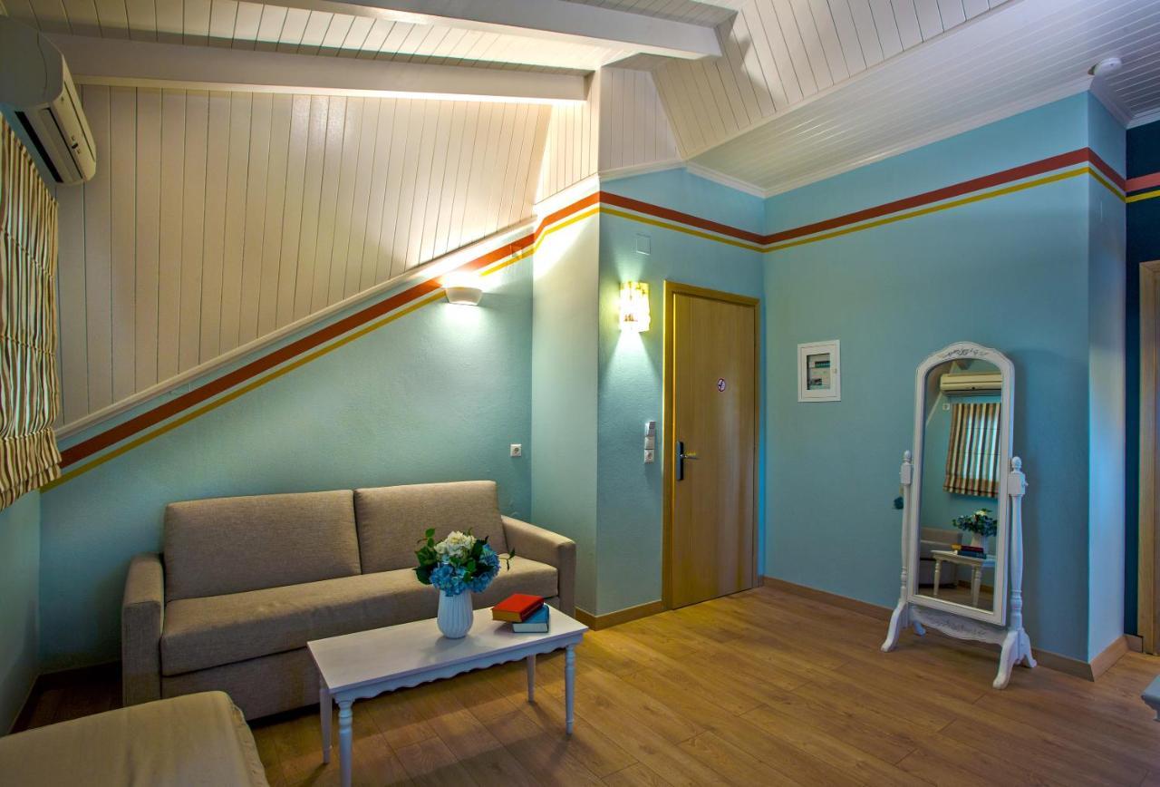 Attic One Bedroom Apartment Sea View &