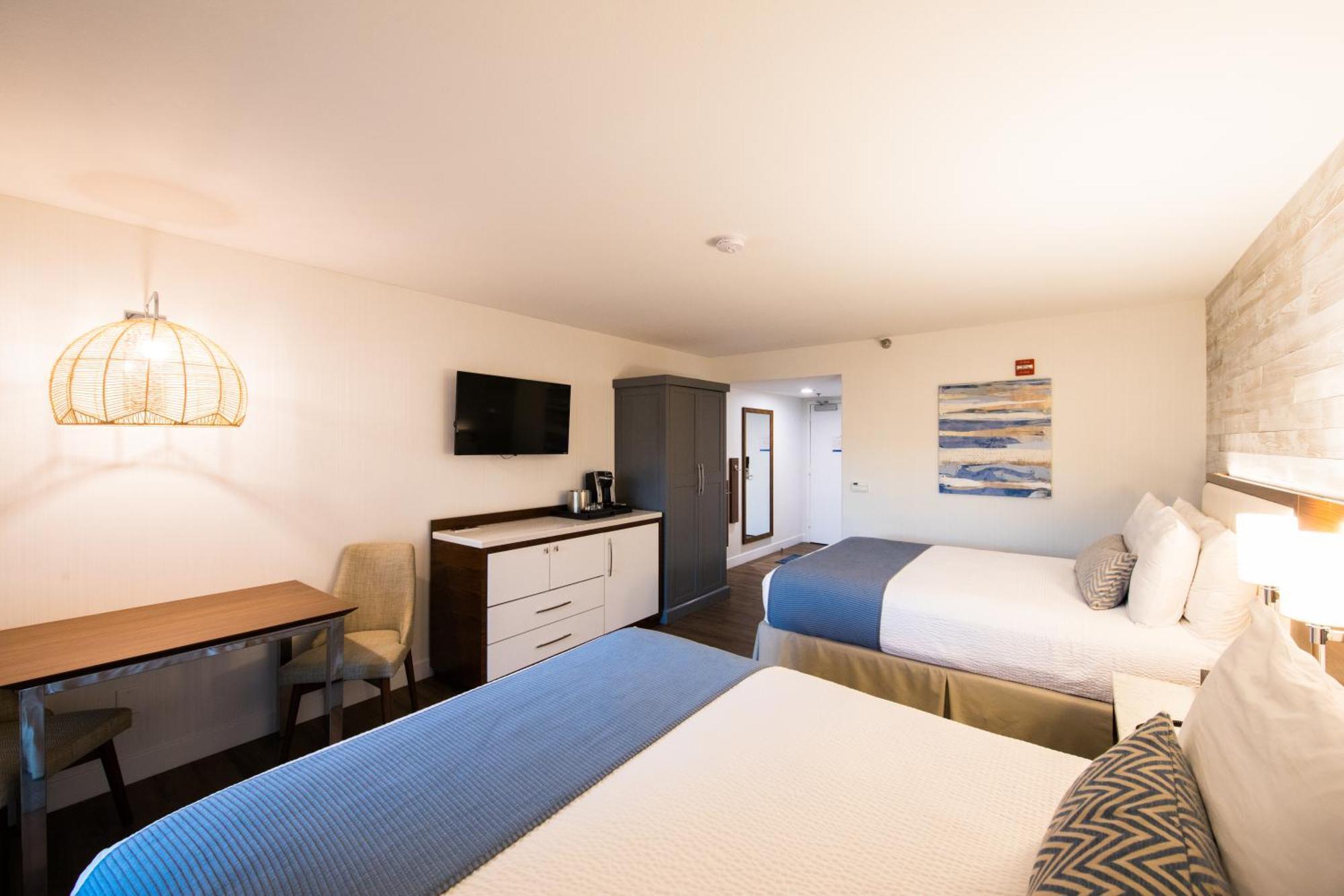 Queen Room Two Queen Beds Partial Ocean View