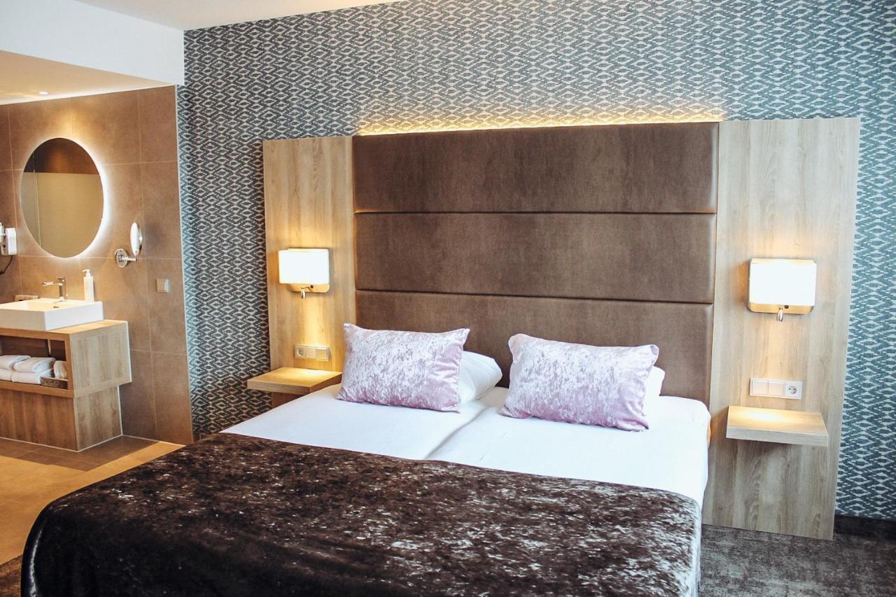 Comfort Double Room Open Bathroom,1121896338:JPEG