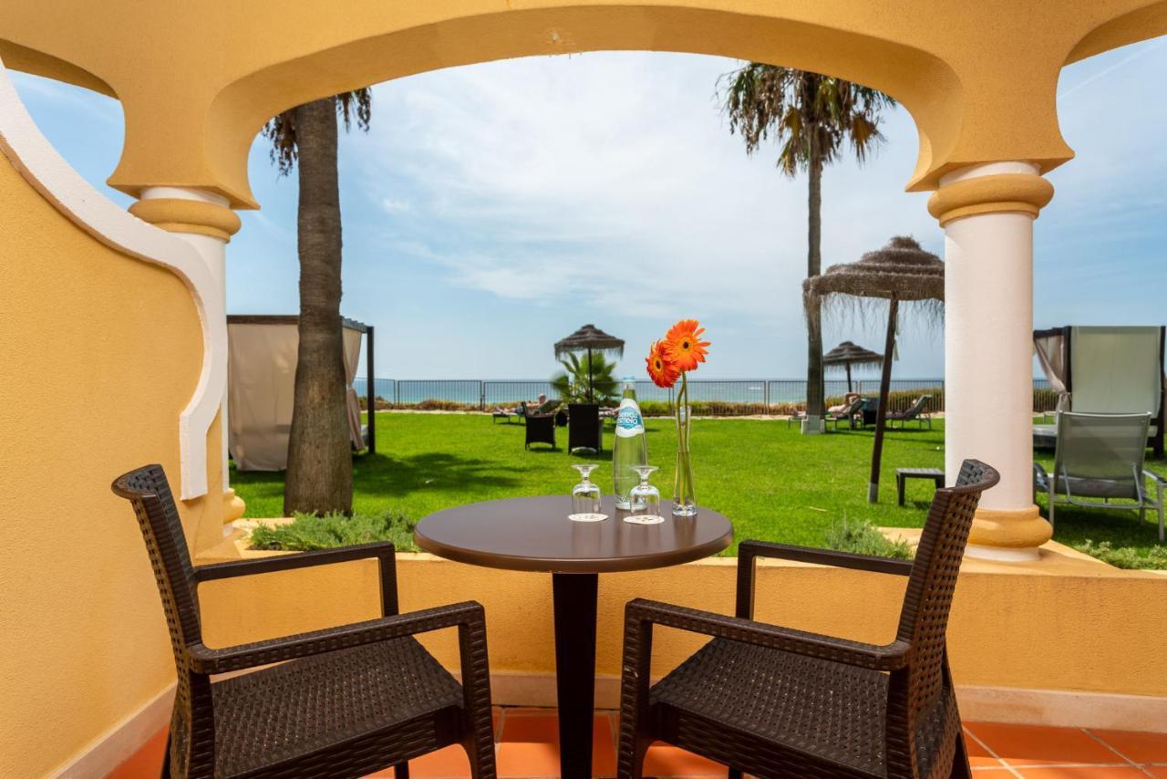 Double or Twin Room Frontal Sea View