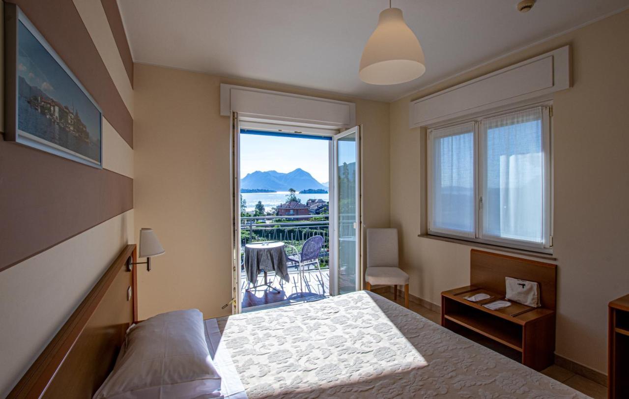 Quarto com 1 Cama de Casal ou 2 de Solteiro e Vista do Lago