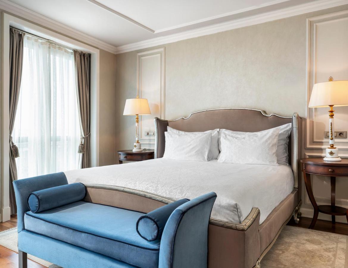 Deluxe room pera view
