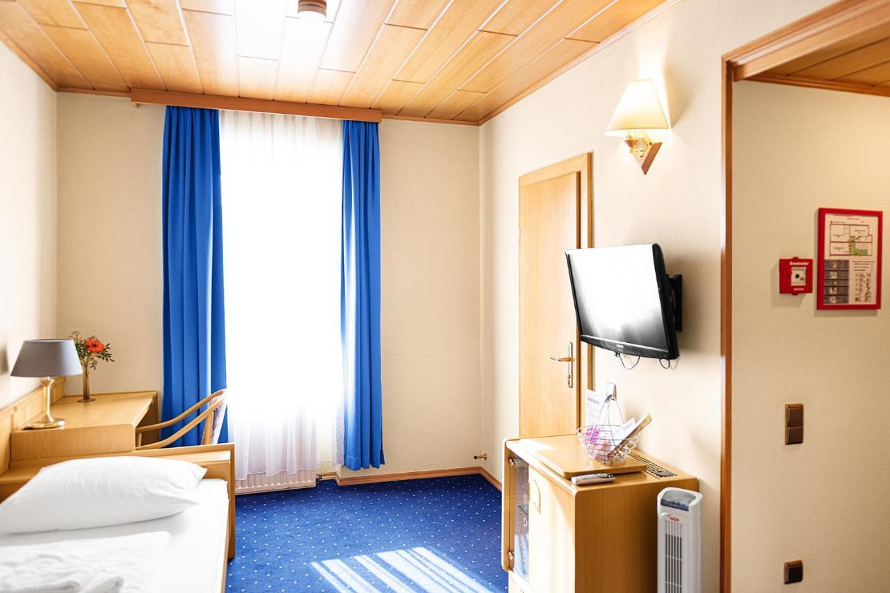 Double or Twin Room Private Bathroom