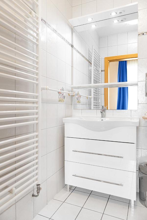 Double or Twin Room Private Bathroom