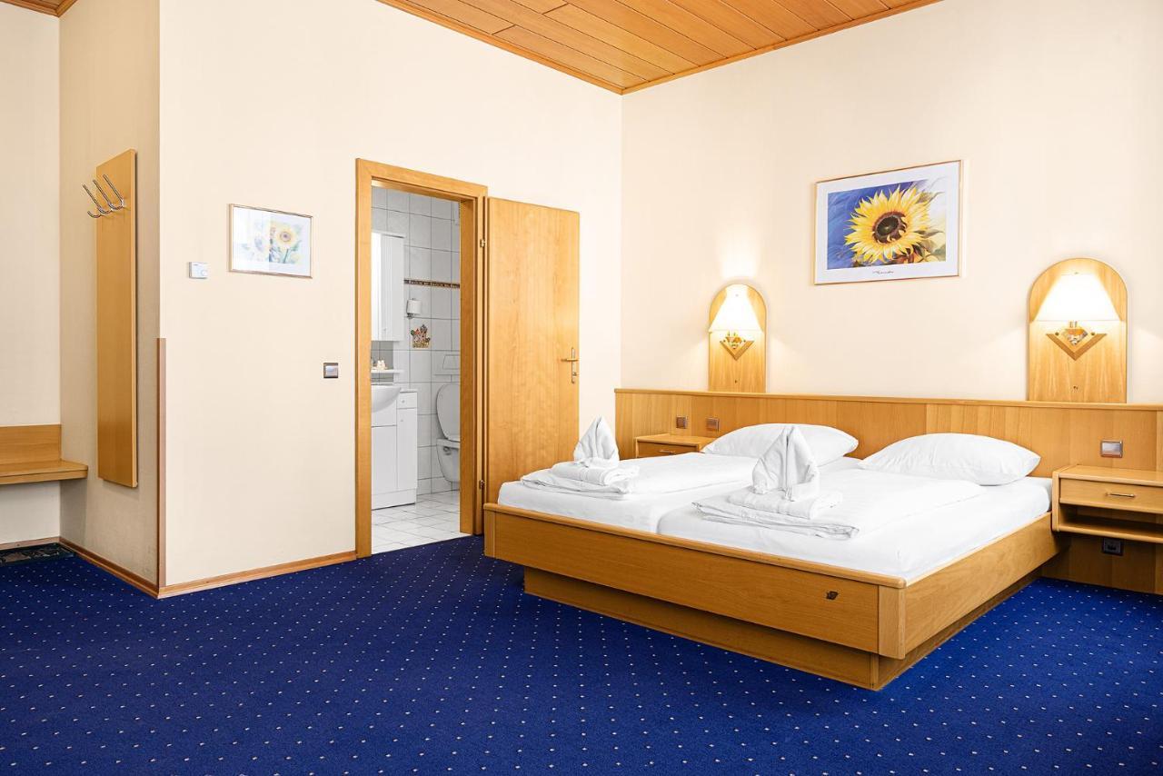 Double or Twin Room Private Bathroom