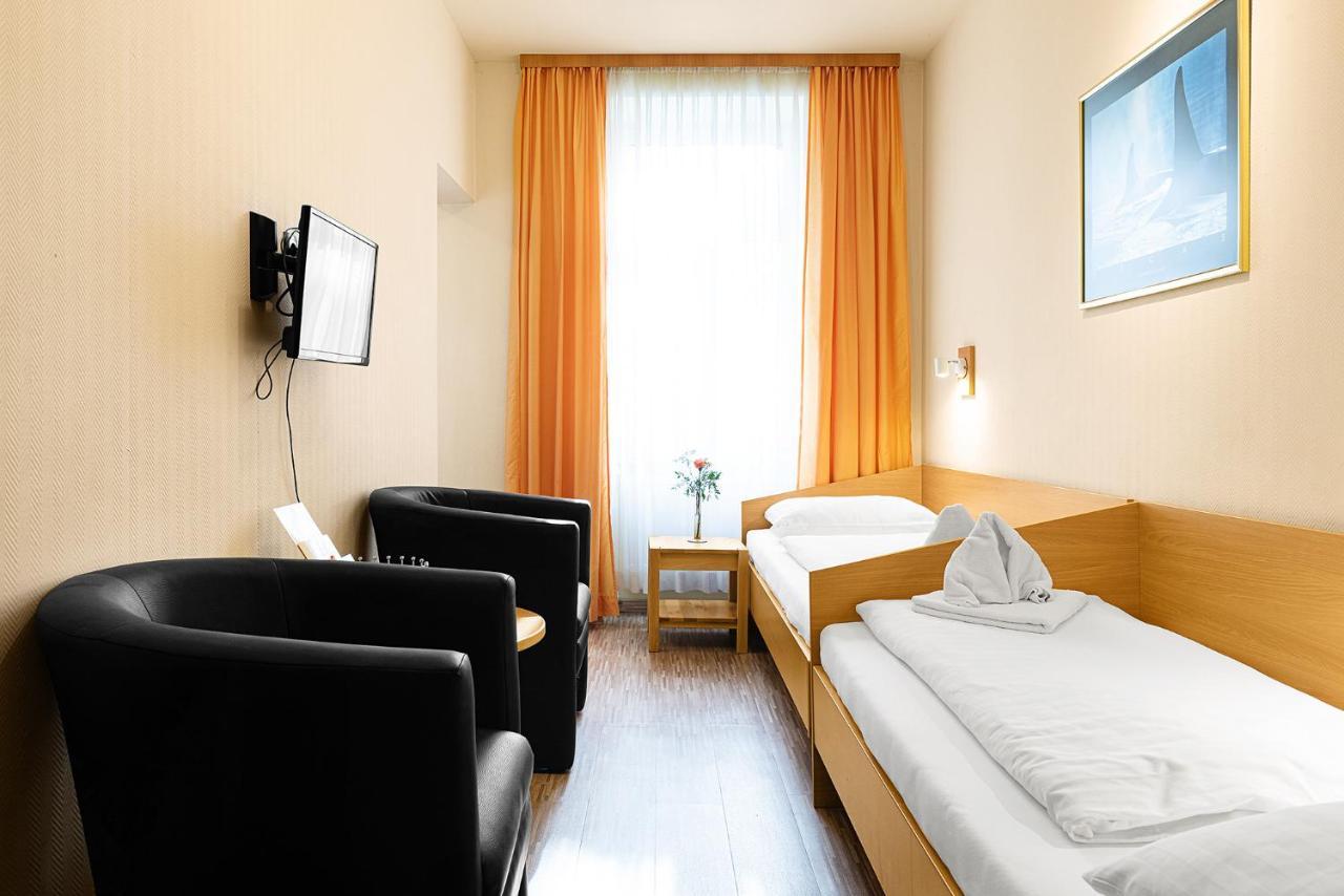 Double or Twin Room Shared Toilet