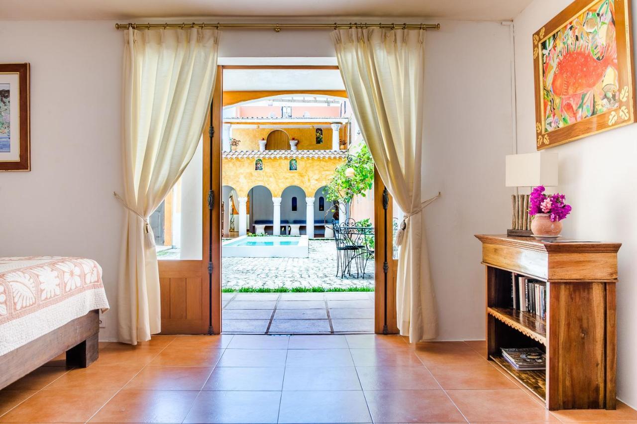 Chambre Lit King-Size - Vue sur Piscine