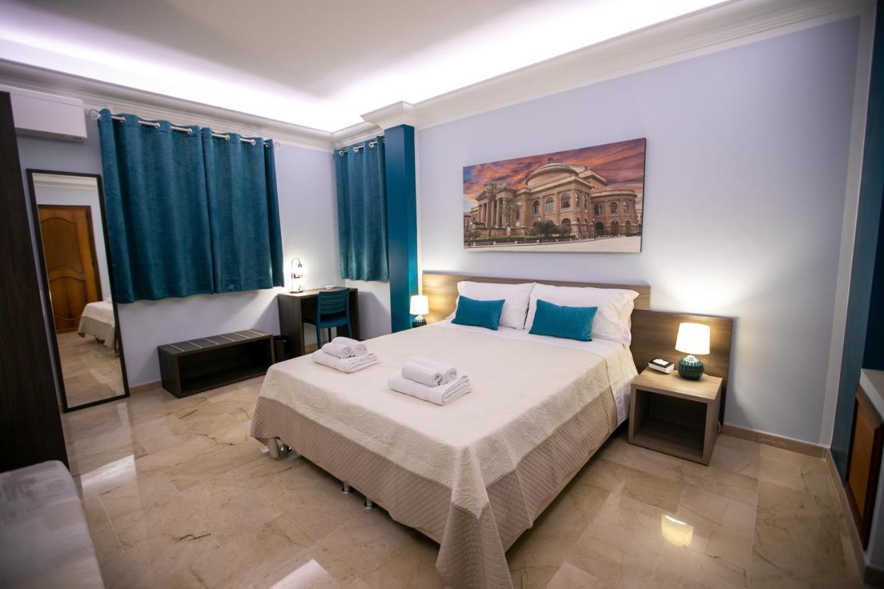 Double or Twin Room Private External Bathroom