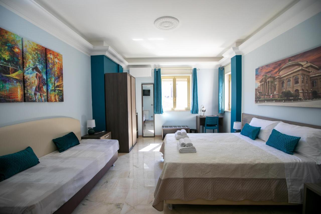 Double or Twin Room Private External Bathroom