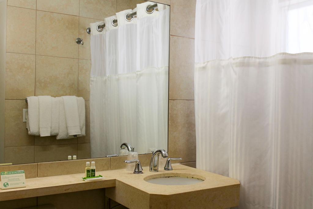 Standard Double Room Two Double Beds No Resort Fee