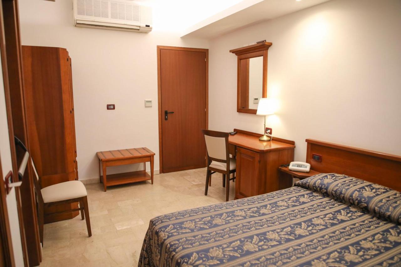 Economy Twin or Double Room some bathroom disable facilities