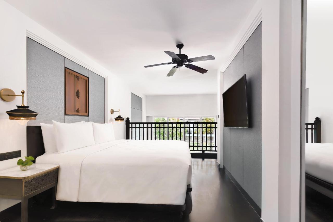 One-Bedroom Duplex King Suite with Sofa Bed