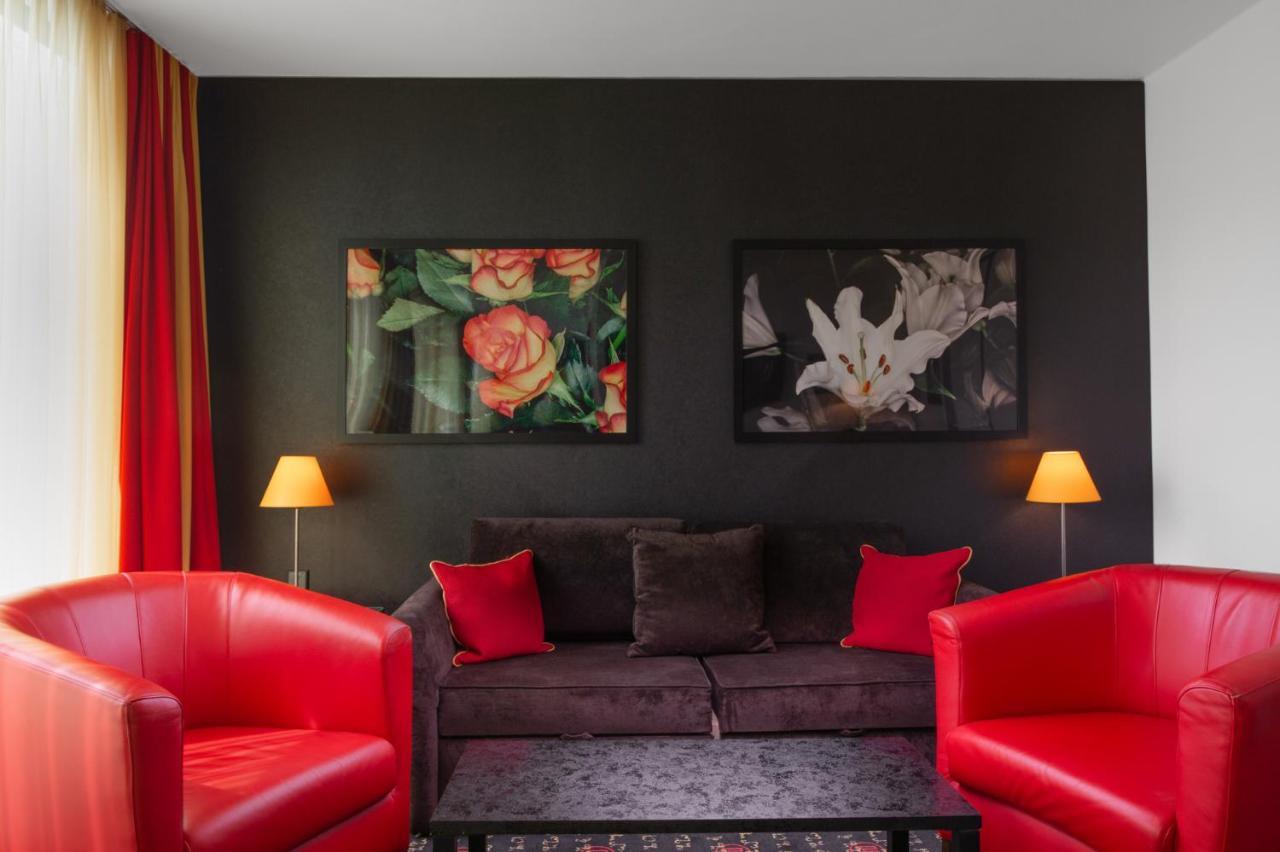 Executive Suite Access to Executive Lounge