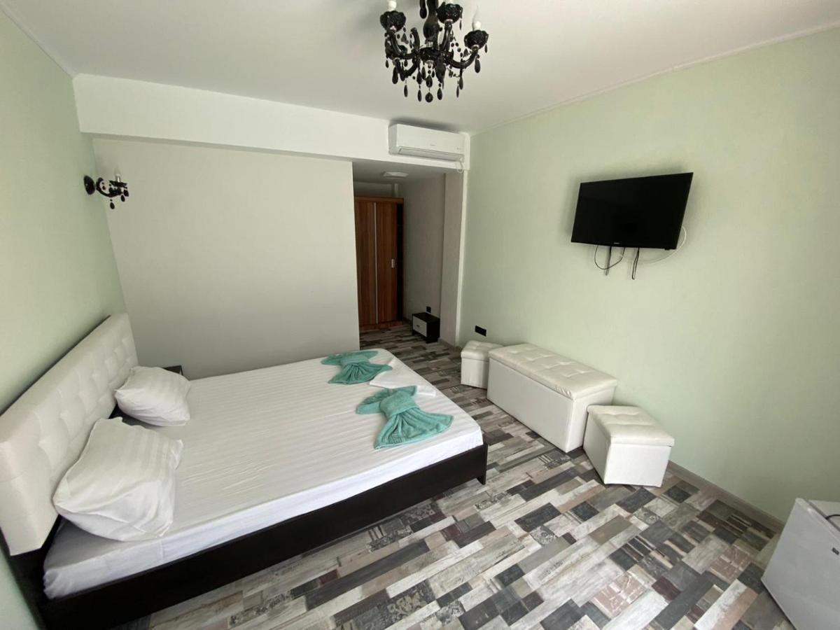 Habitación Doble con vistas a la piscina