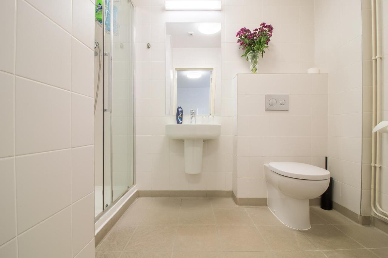 Double or Twin Room Private Bathroom