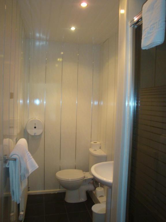 Single Room,687856629:JPEG
