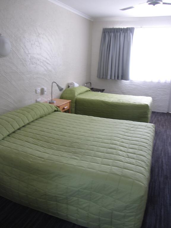 Quarto Twin Standard