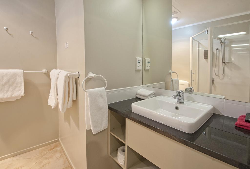 One-Bedroom Apartment Hot Tub
