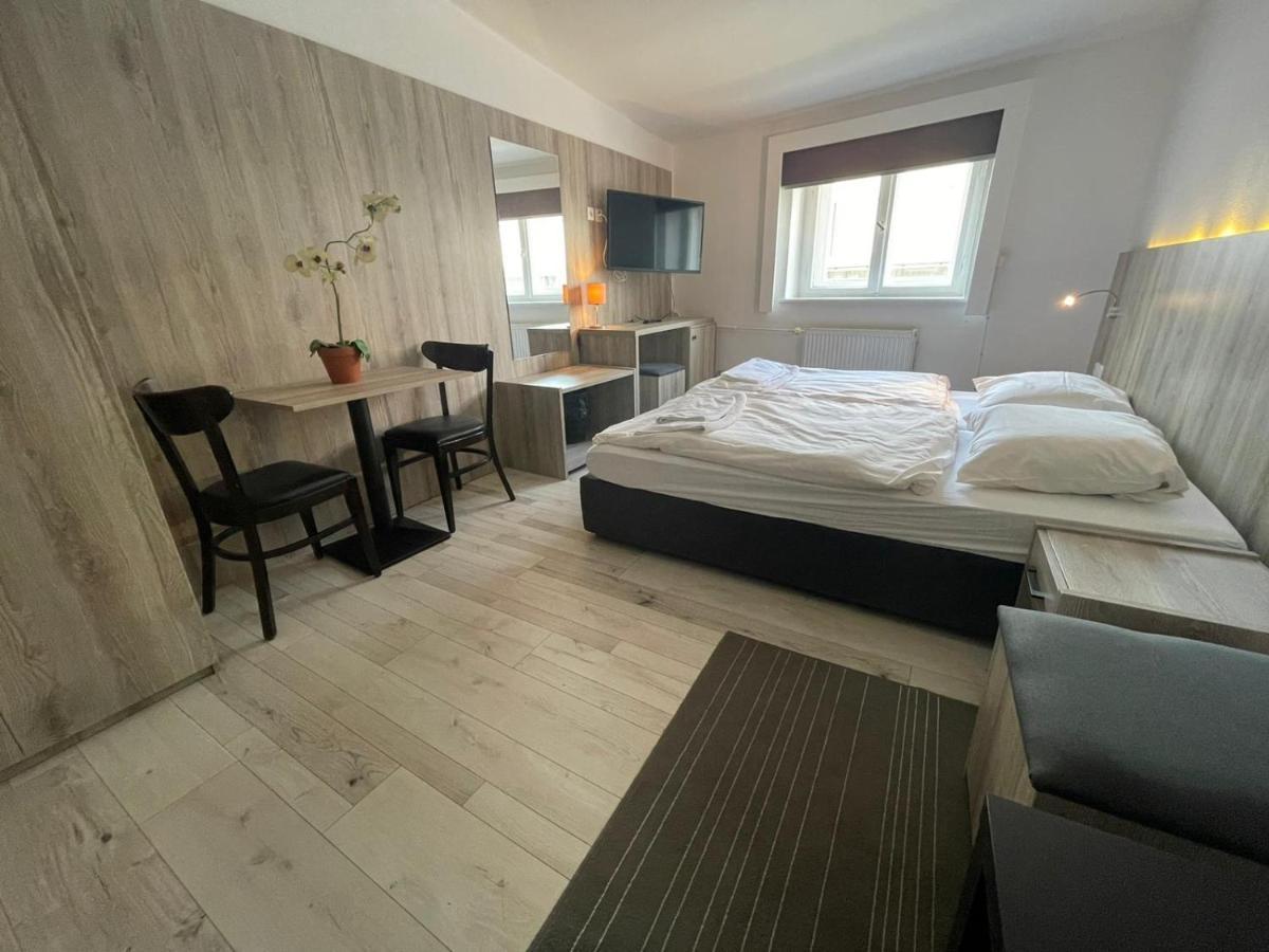 Double Room Private External Bathroom
