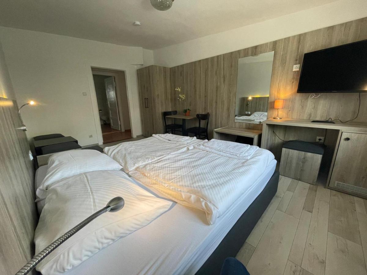 Double Room Private External Bathroom
