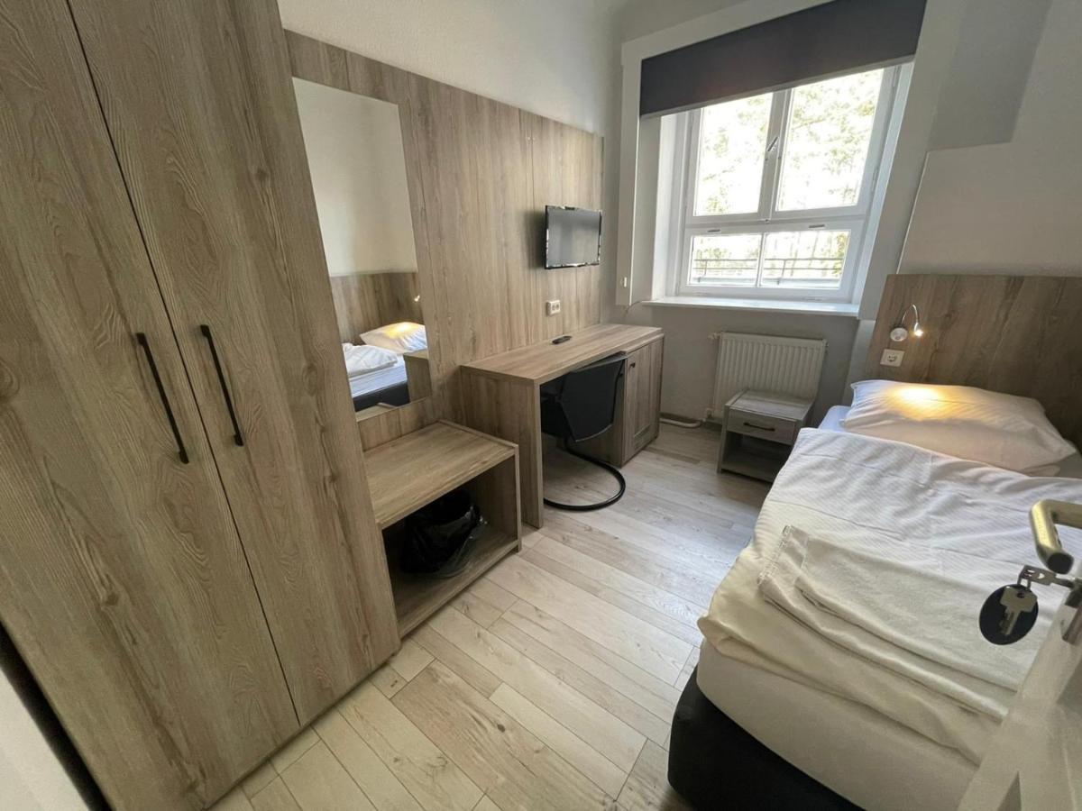 Single Room Private External Bathroom