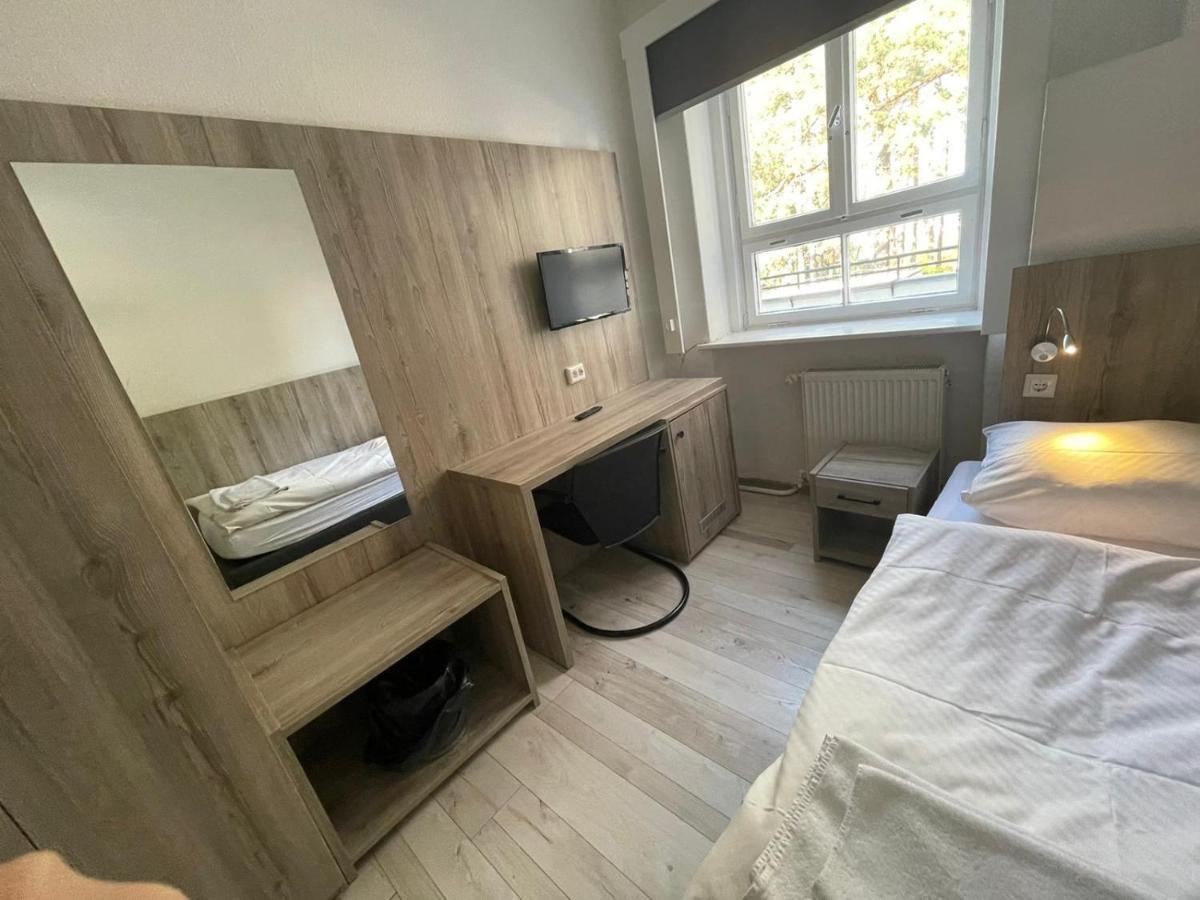 Single Room Private External Bathroom