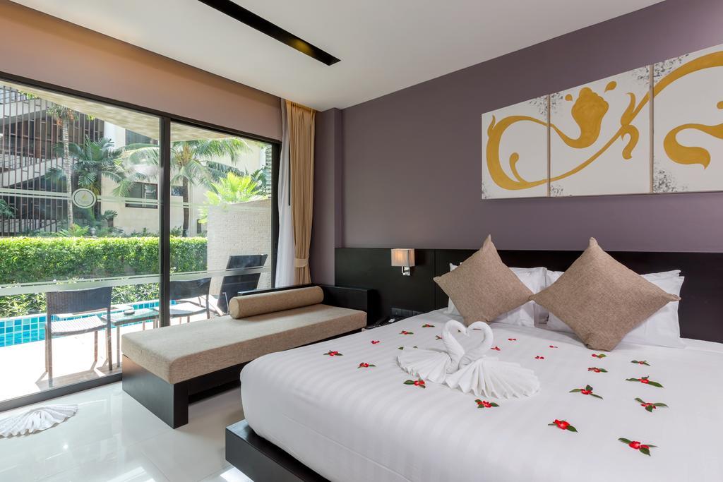Deluxe Double Room Pool Access