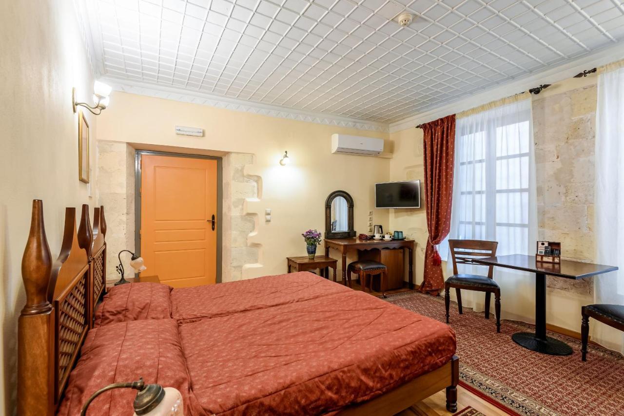 Comfy Economy Room
