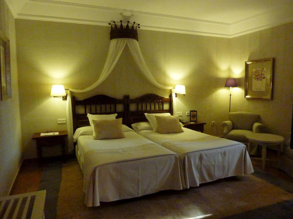 Standard Double Room (2 Adults + 1 Child)