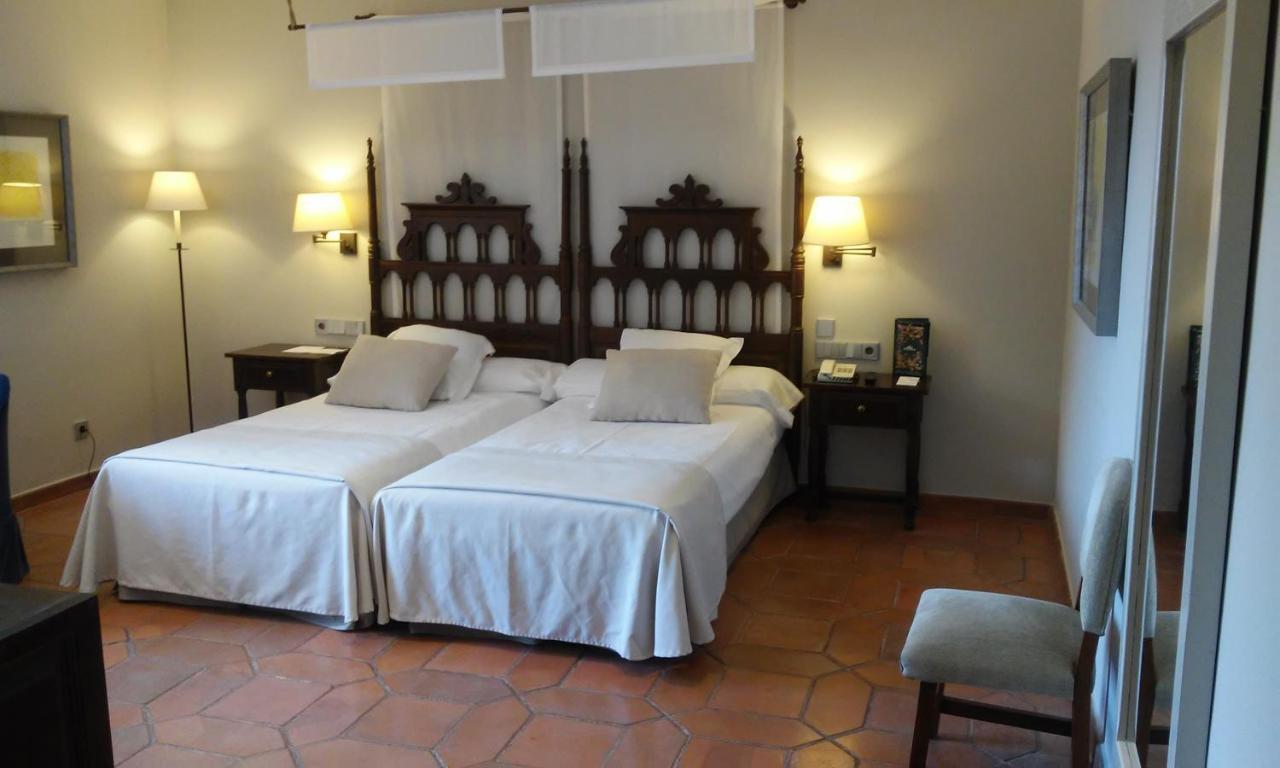 Standard Double Room (2 Adults + 1 Child),1214663434:JPEG