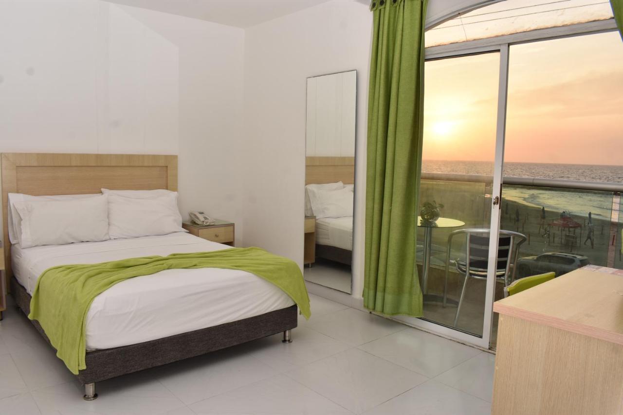 Quarto Duplo com Varanda e Vista do Mar