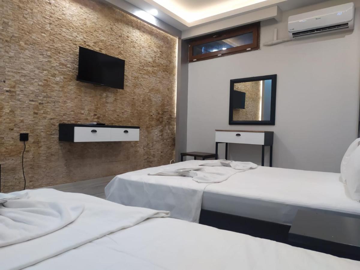 Economy Triple Room Basement