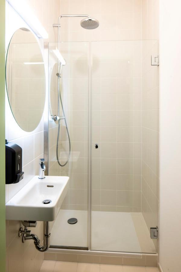 Posto Letto in Dormitorio Misto per 10-12 Persone