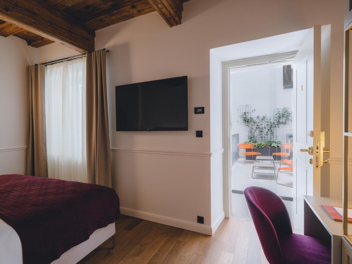 Double Room Atrium View