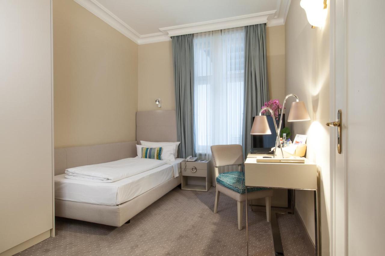 Single Room Courtyard