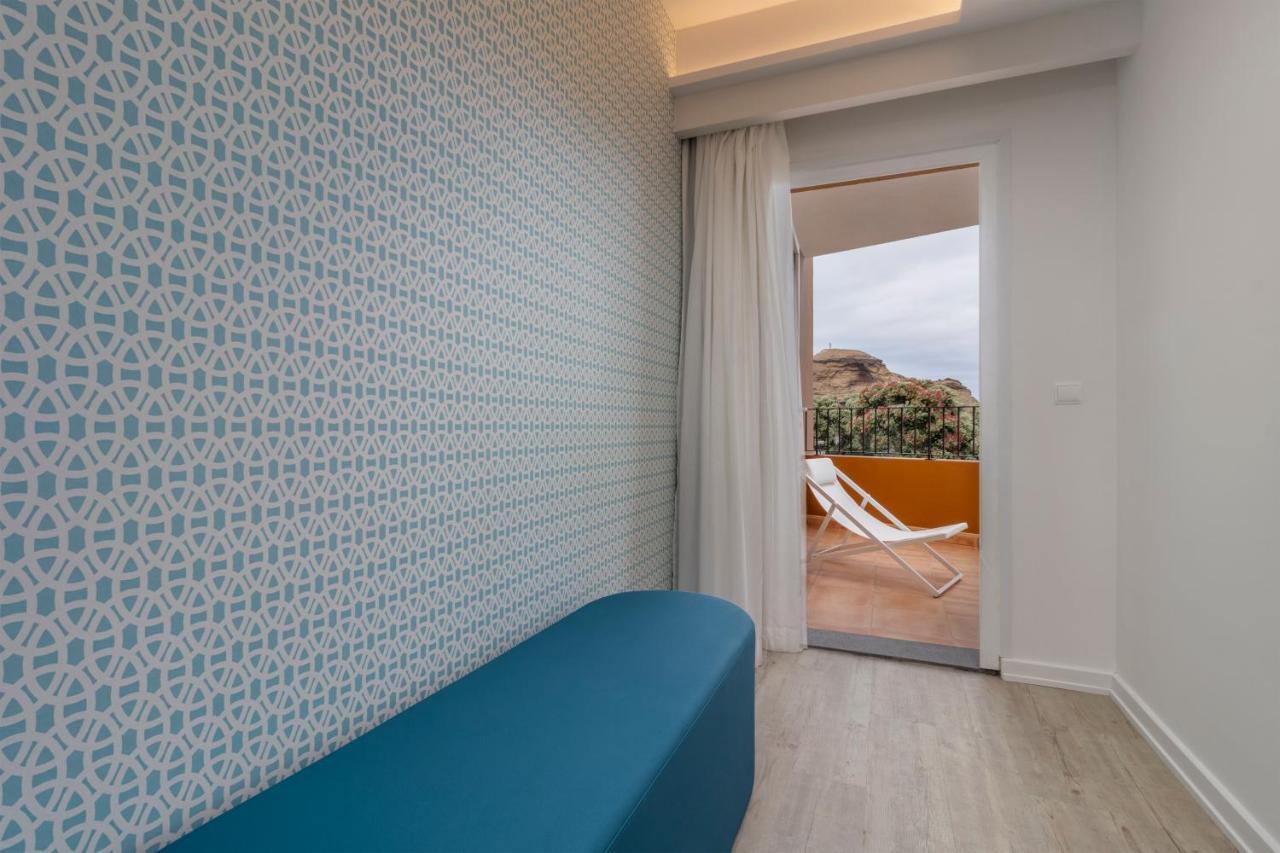 Deluxe Tweepersoonskamer met 2 Aparte Bedden en Uitzicht op Zee