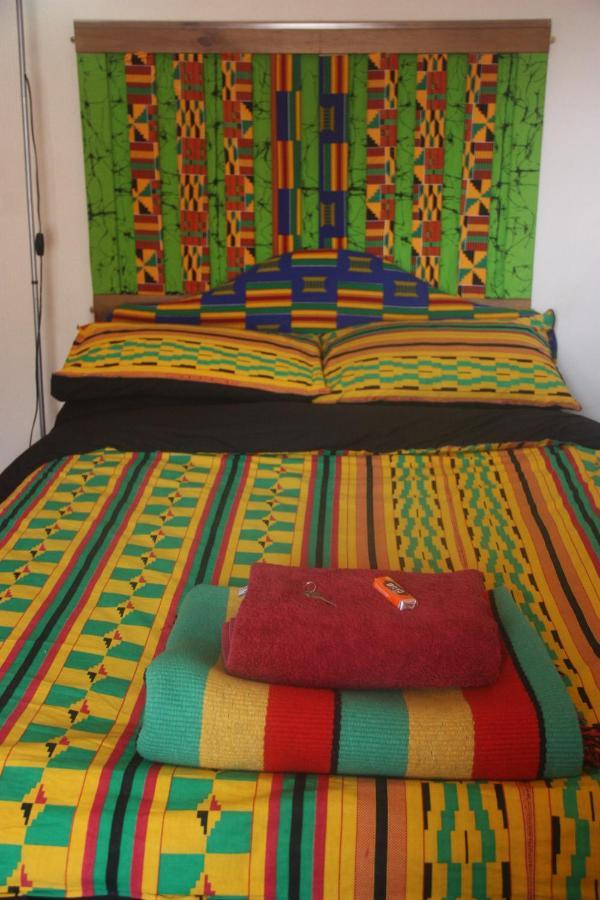 Two-Bedroom House,1140055585:JPEG