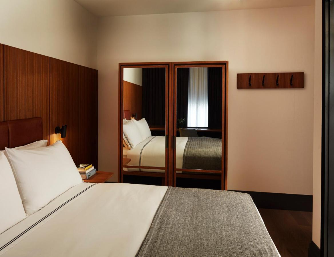 Quarto Interior com Cama Queen-size