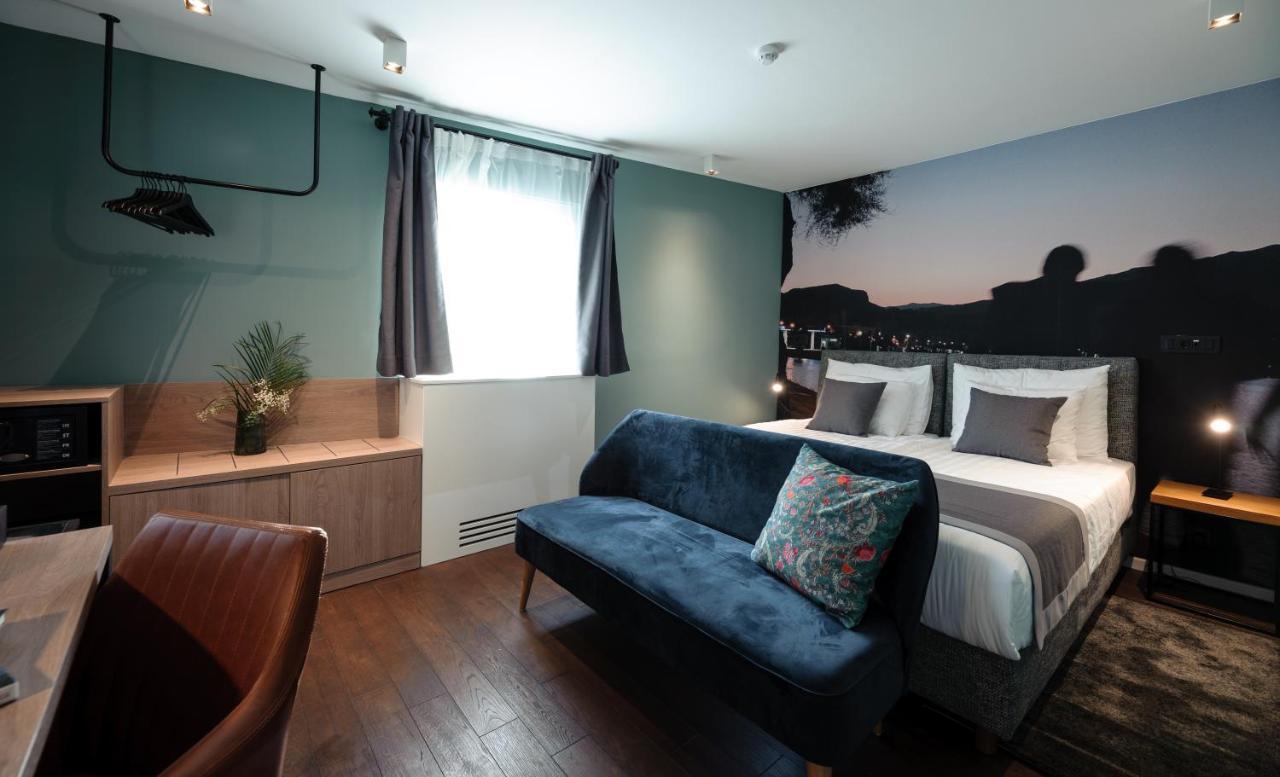 Superior King Suite