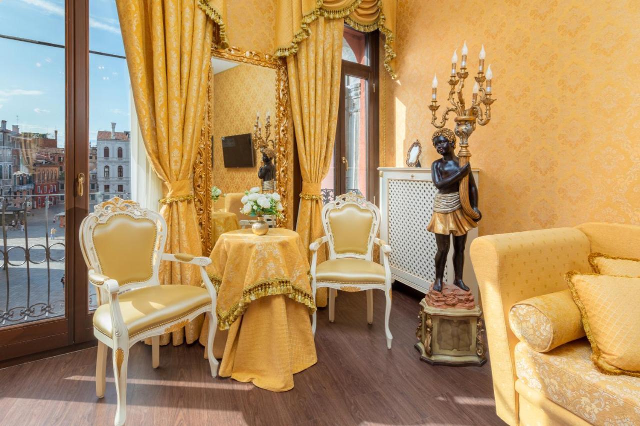 Suite mit Balkon und Kanalblick