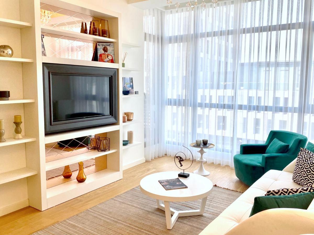 Modern One Bedroom Apartment No A or C