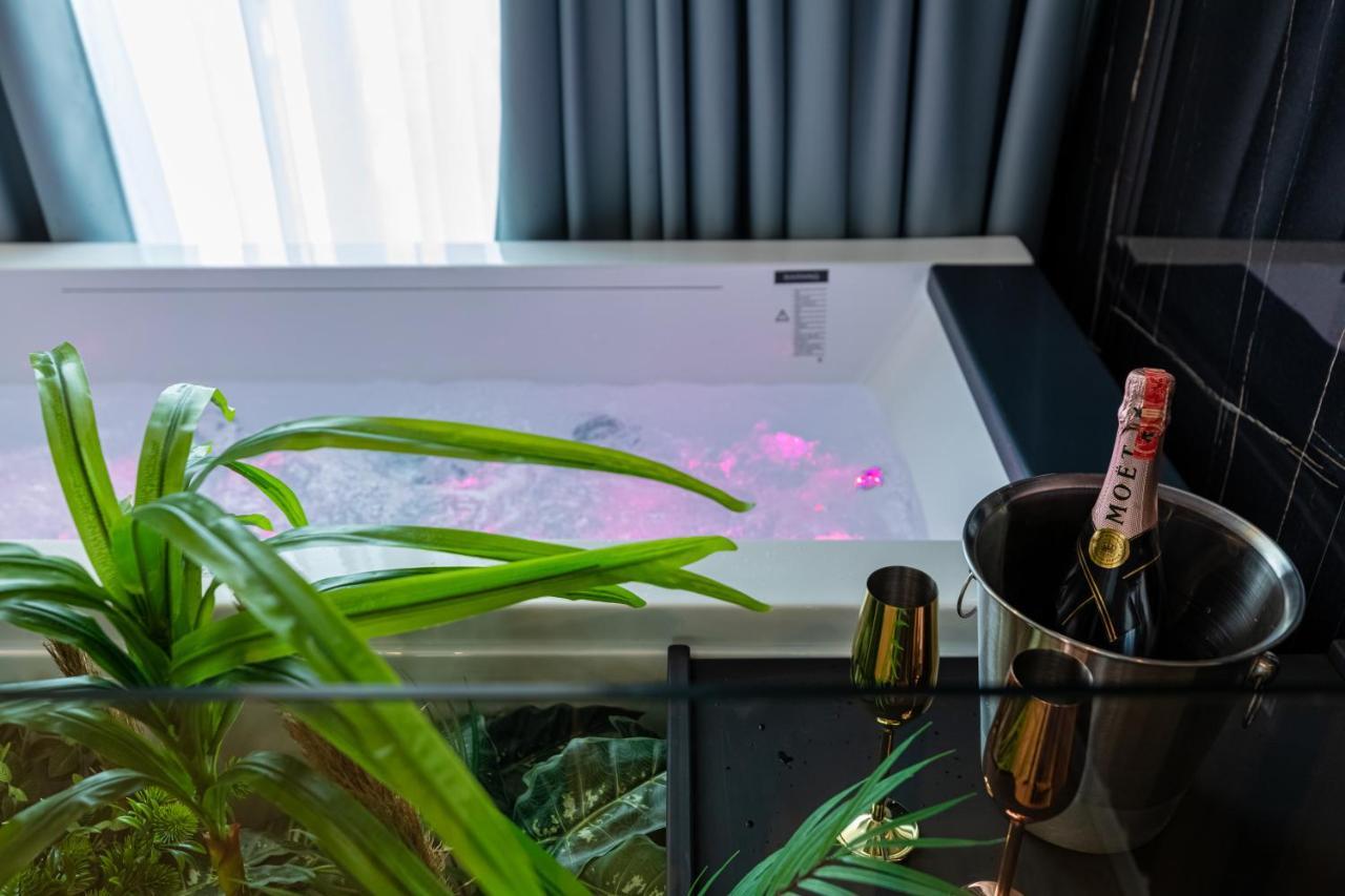 Suite Hot Tub